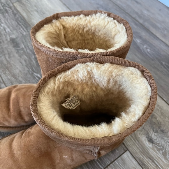 UGG Classic II Genuine Shearling Lined Short Boot - Picture 12 of 16